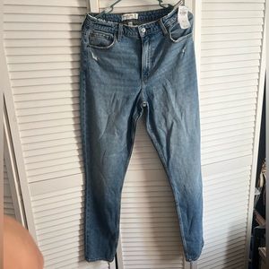 Abercrombie & fitch curve love high rise the skinny jeans. Size 29 8XL. new
